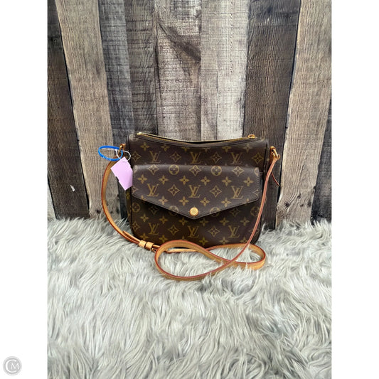 Crossbody Luxury Designer By Louis Vuitton, Size: Medium