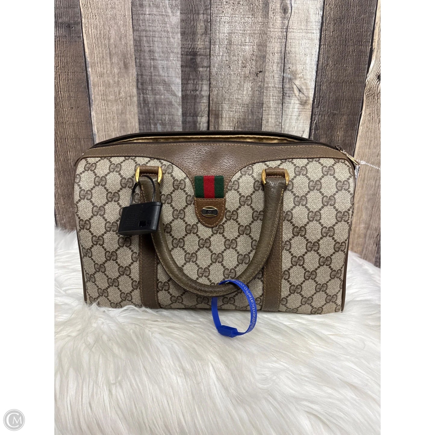 Handbag Luxury Designer By Gucci, Size: Medium