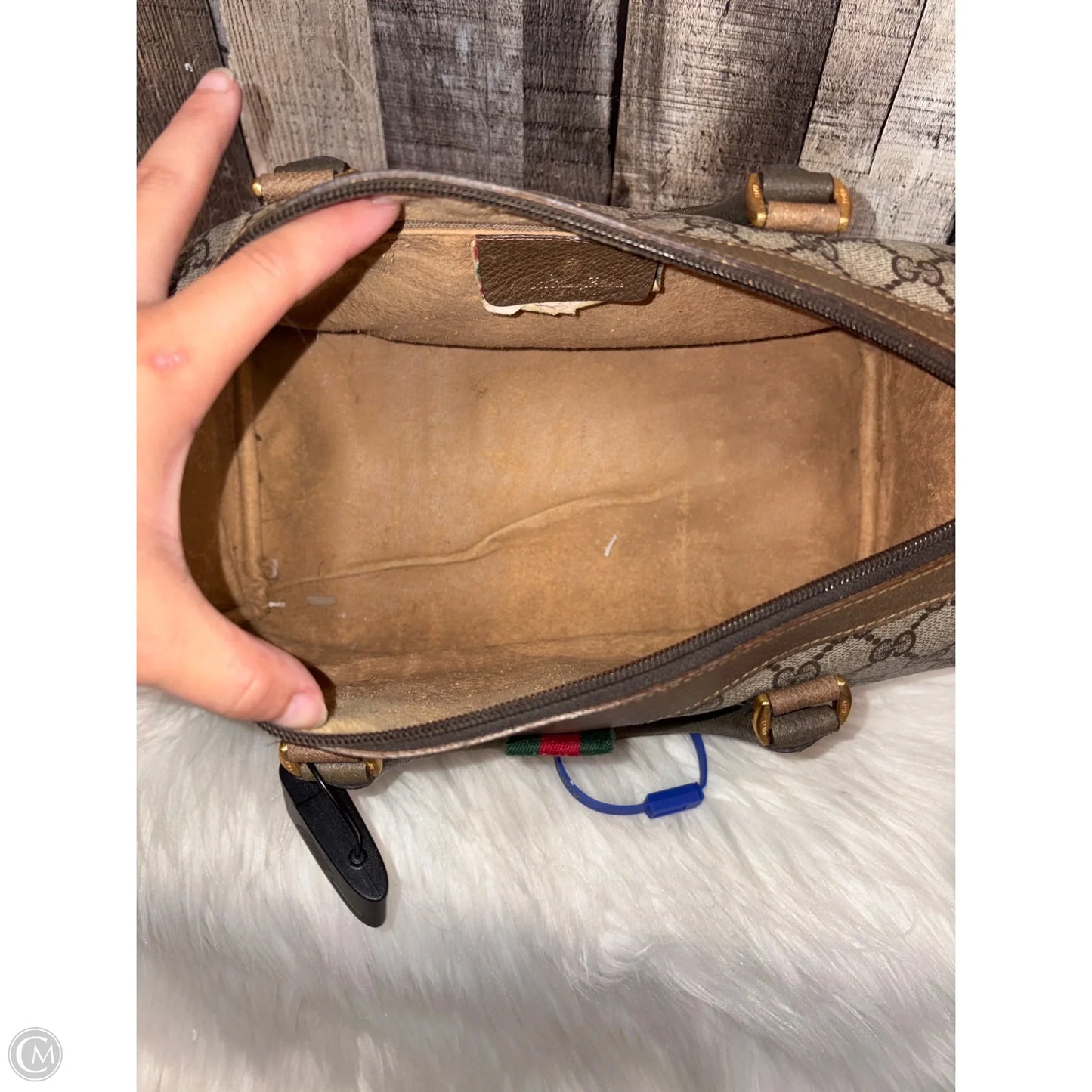 Handbag Luxury Designer By Gucci, Size: Medium