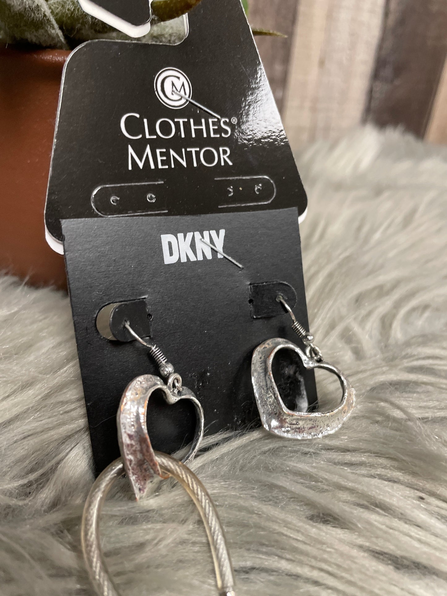 Earrings Dangle/drop By Dkny