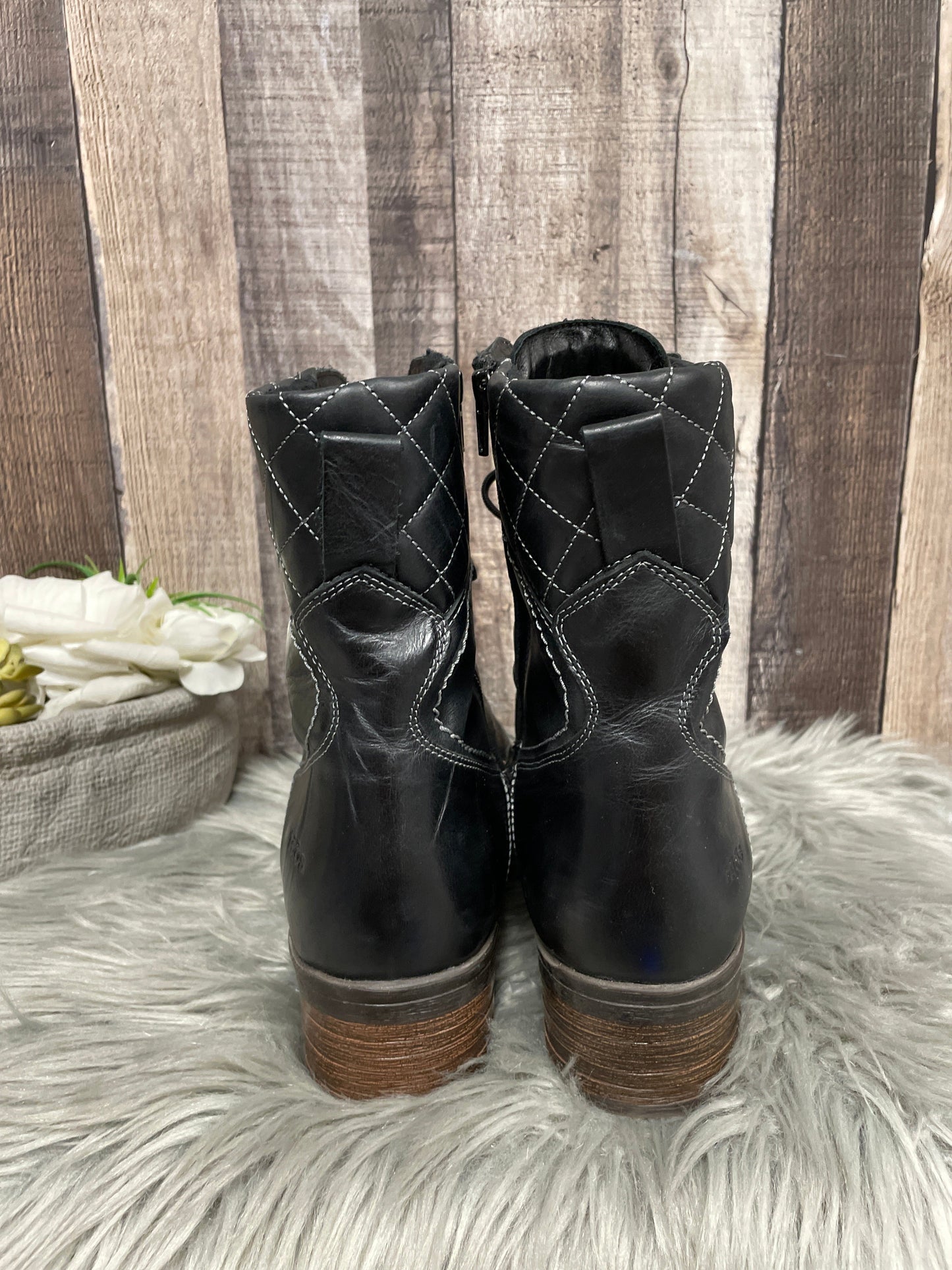 Black Boots Mid-calf Heels Taos, Size 12