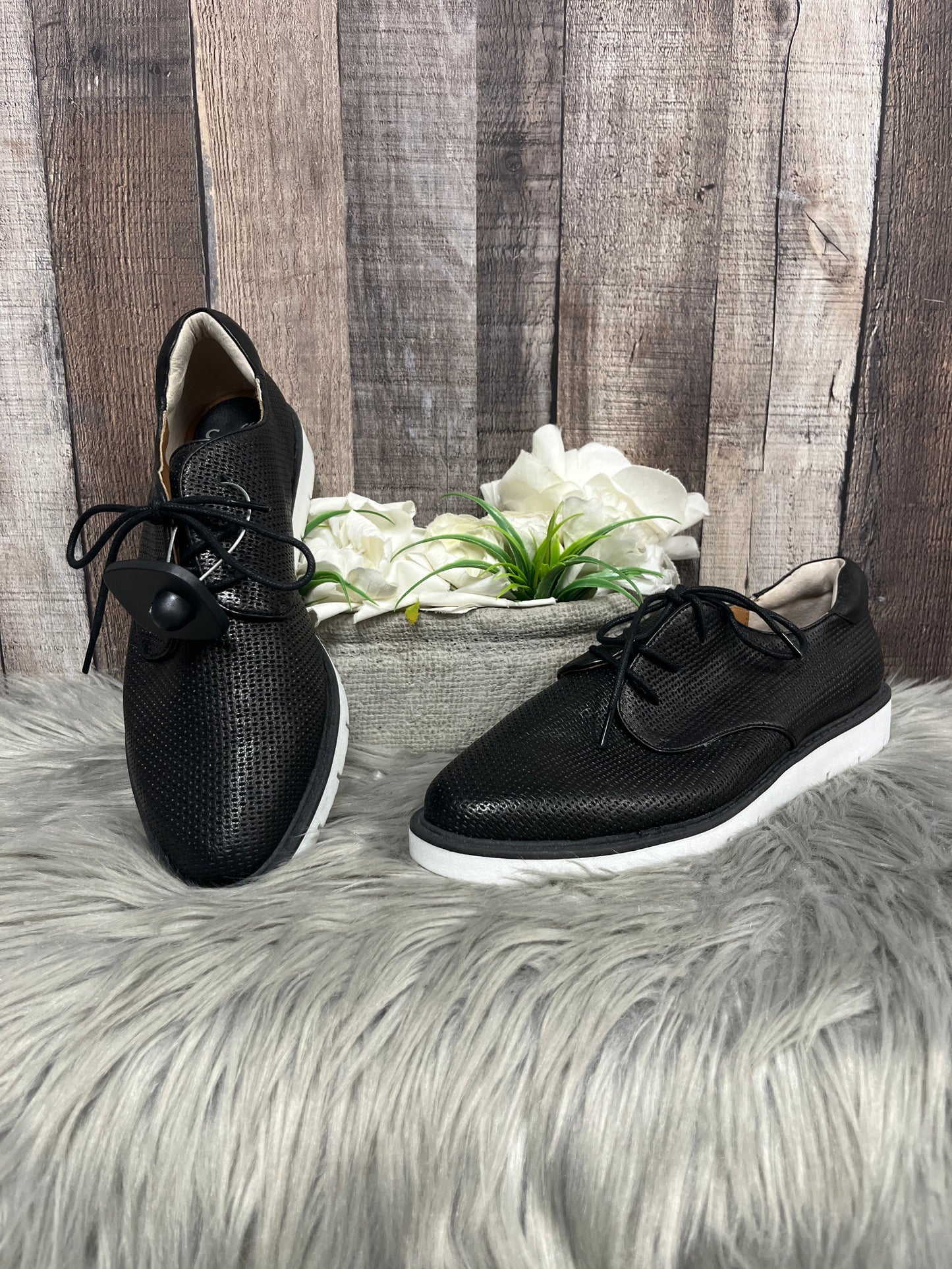 Black Shoes Flats Sofft, Size 10
