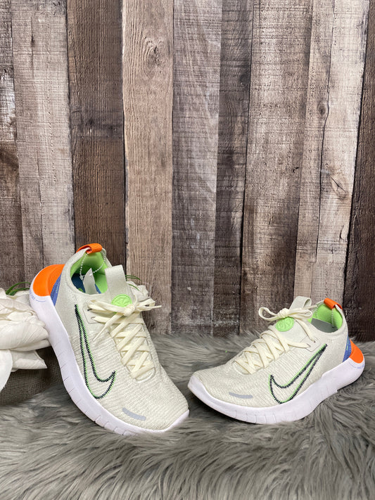 Shoes Athletic By Nike In Cream, Size: 6.5