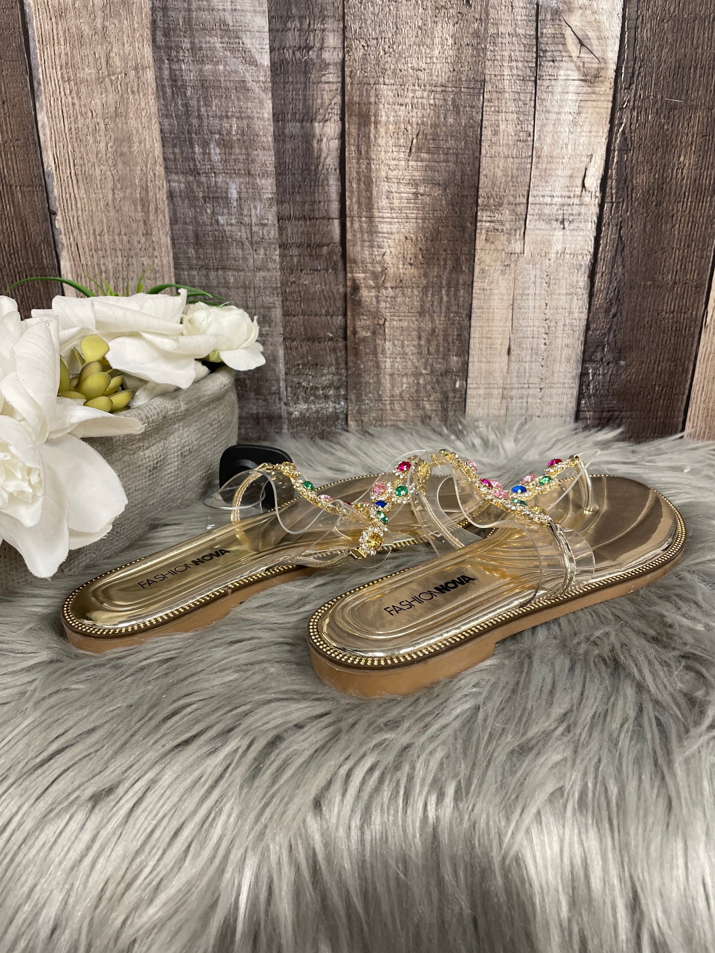 Sandals Flats By Fashion Nova In Gold, Size: 8