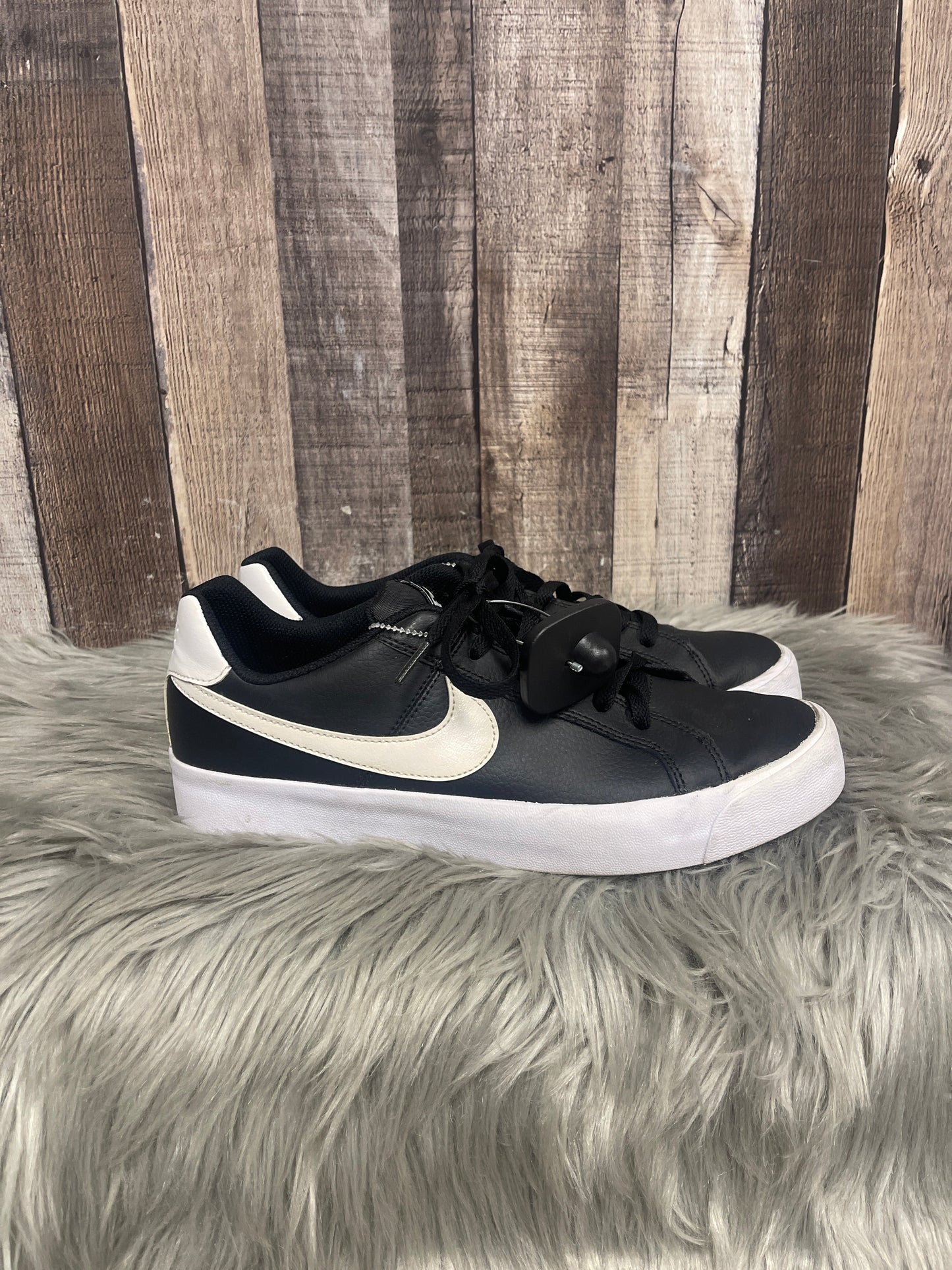 Shoes Athletic By Nike In Black, Size: 10