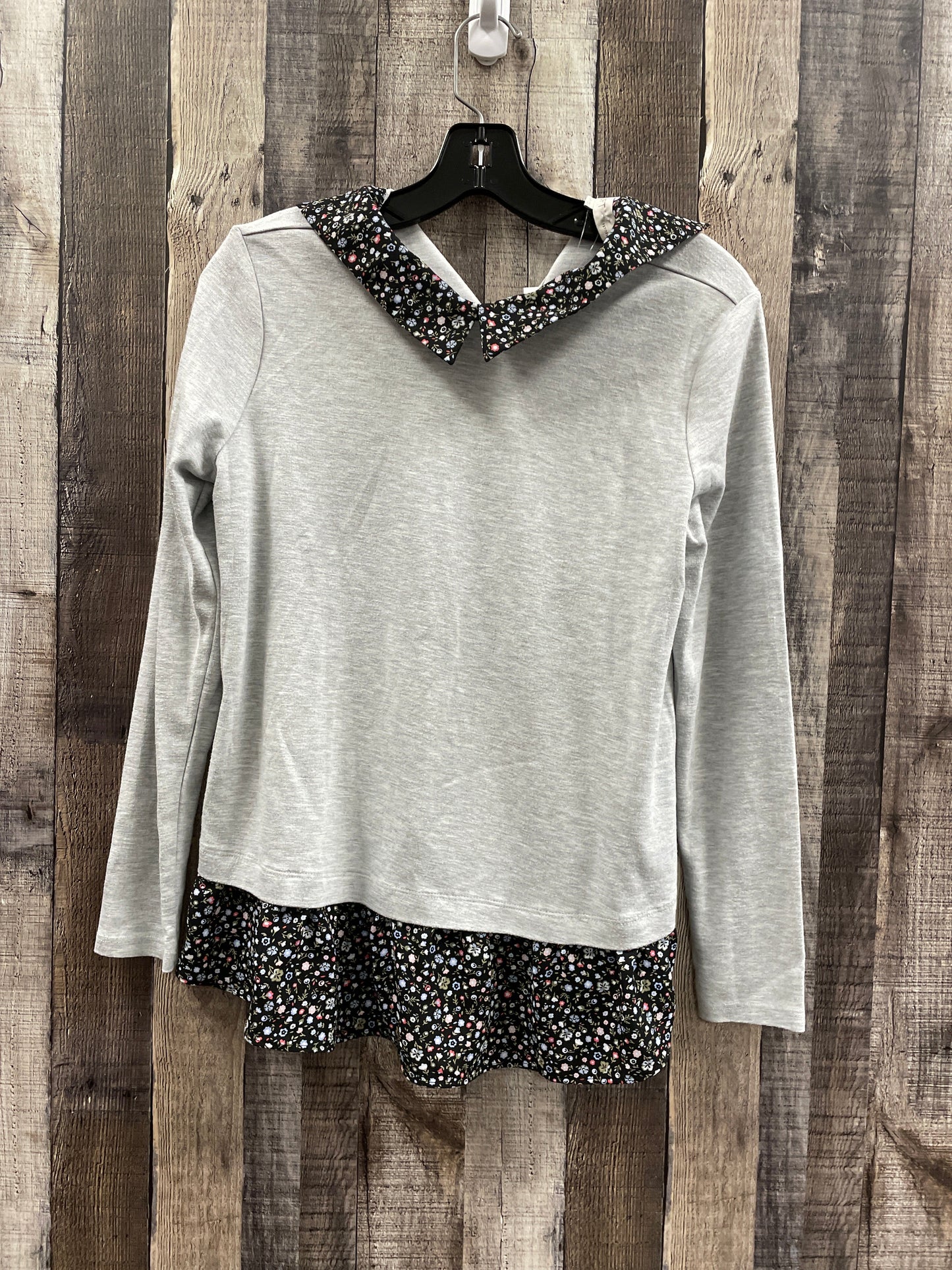 Top Long Sleeve By Loft In Grey, Size: Petite  M