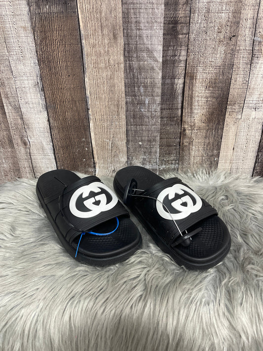 Sandals Luxury Designer By Gucci In Black & White, Size: 10.5