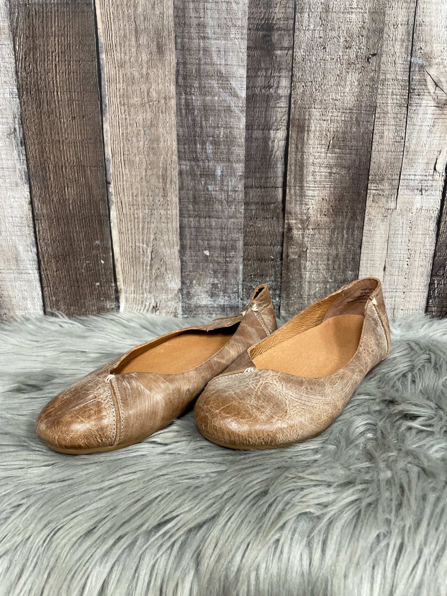 Shoes Flats By Olukai In Tan, Size: 8.5