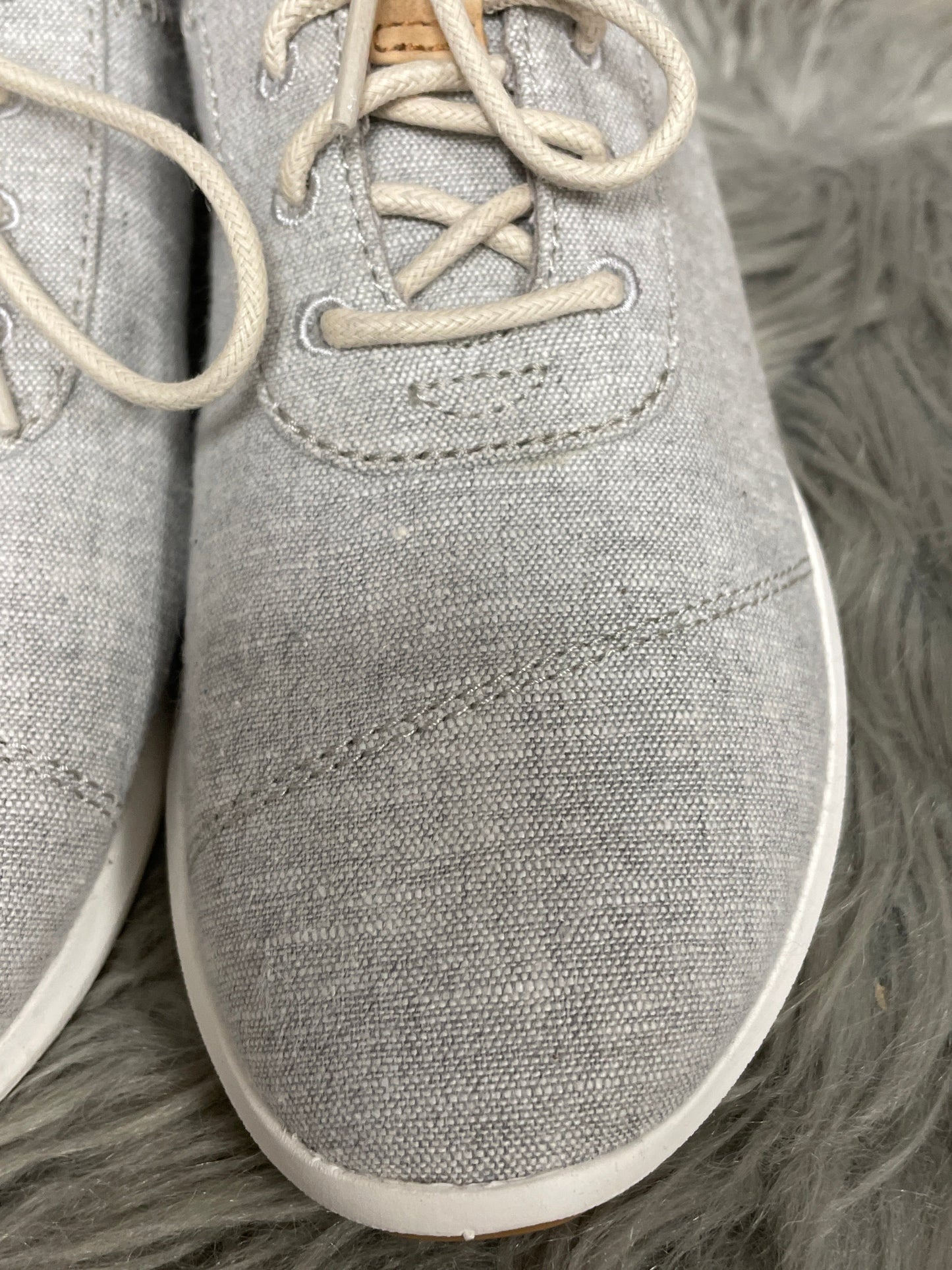 Shoes Sneakers By Toms In Grey, Size: 7