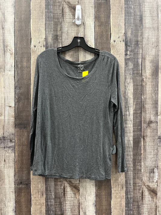 Top Long Sleeve By Maurices In Grey, Size: L