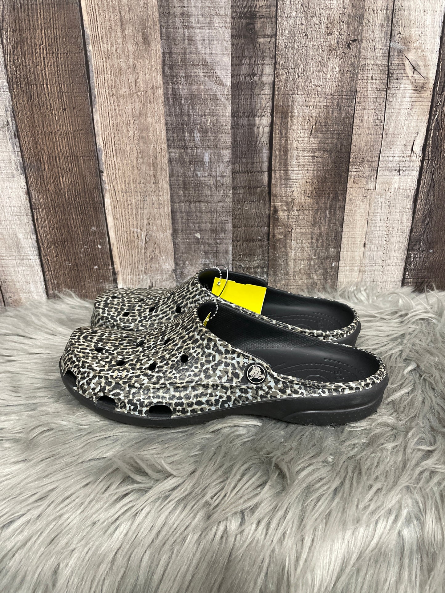 Shoes Flats By Crocs In Animal Print, Size: 10