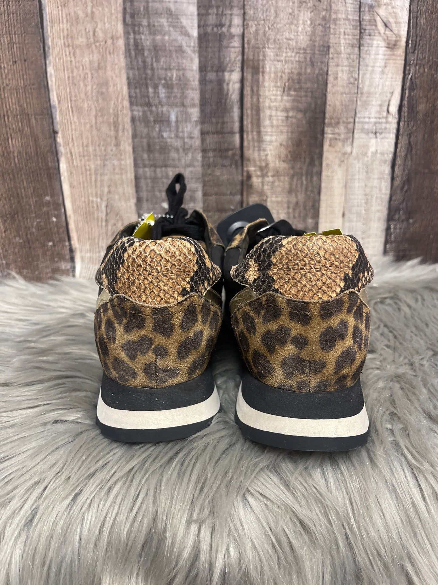 Shoes Sneakers By Veronica Beard In Animal Print, Size: 8.5