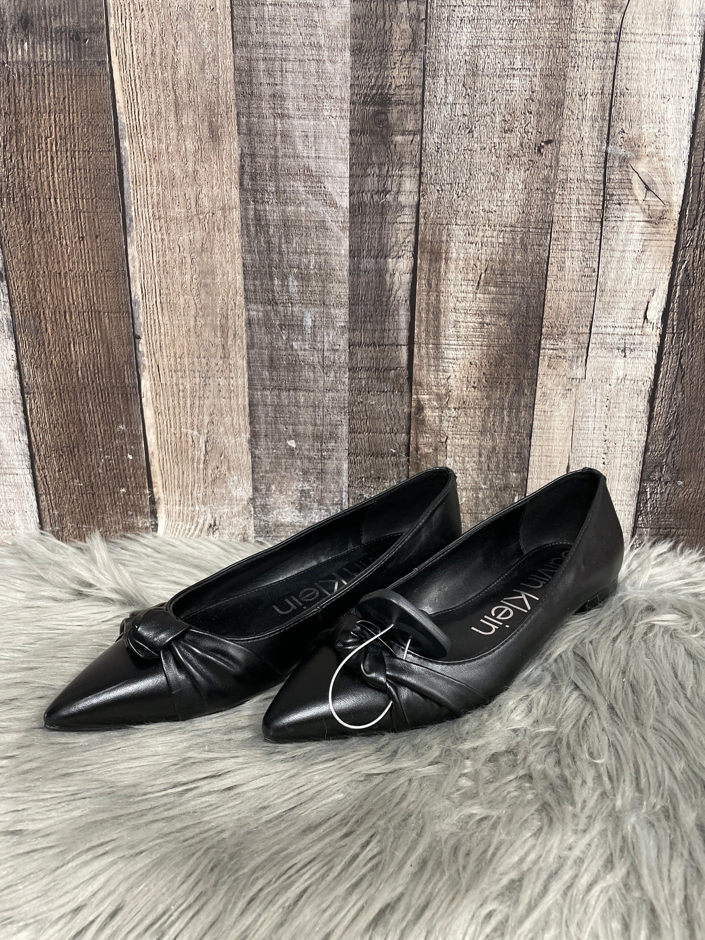 Shoes Flats By Calvin Klein In Black, Size: 9