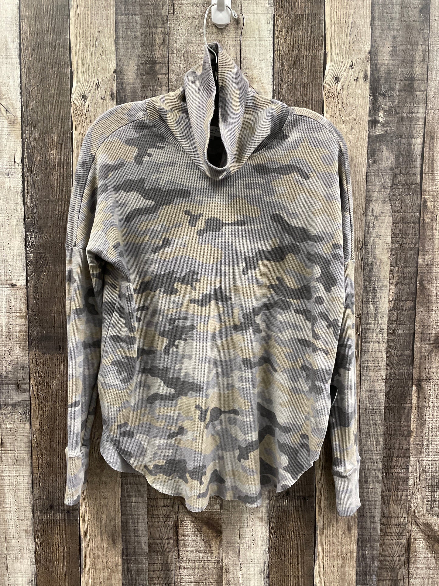 Top Long Sleeve By Michael Stars In Camouflage Print, Size: Xs