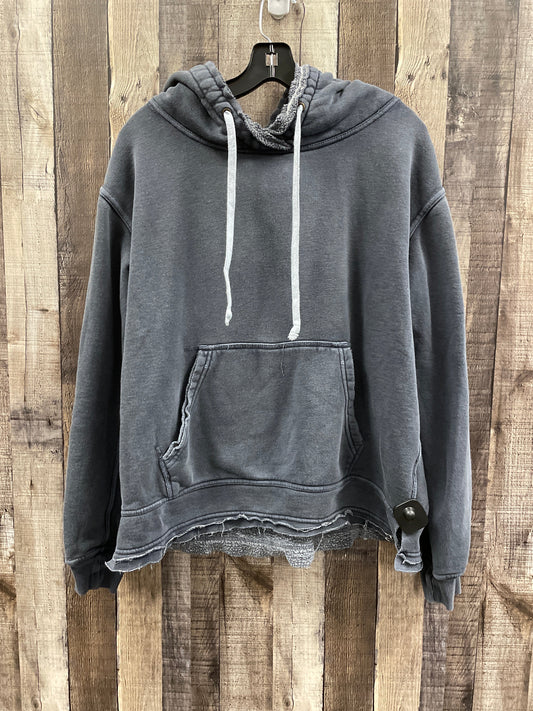 Sweatshirt Hoodie By We The Free In Grey, Size: M