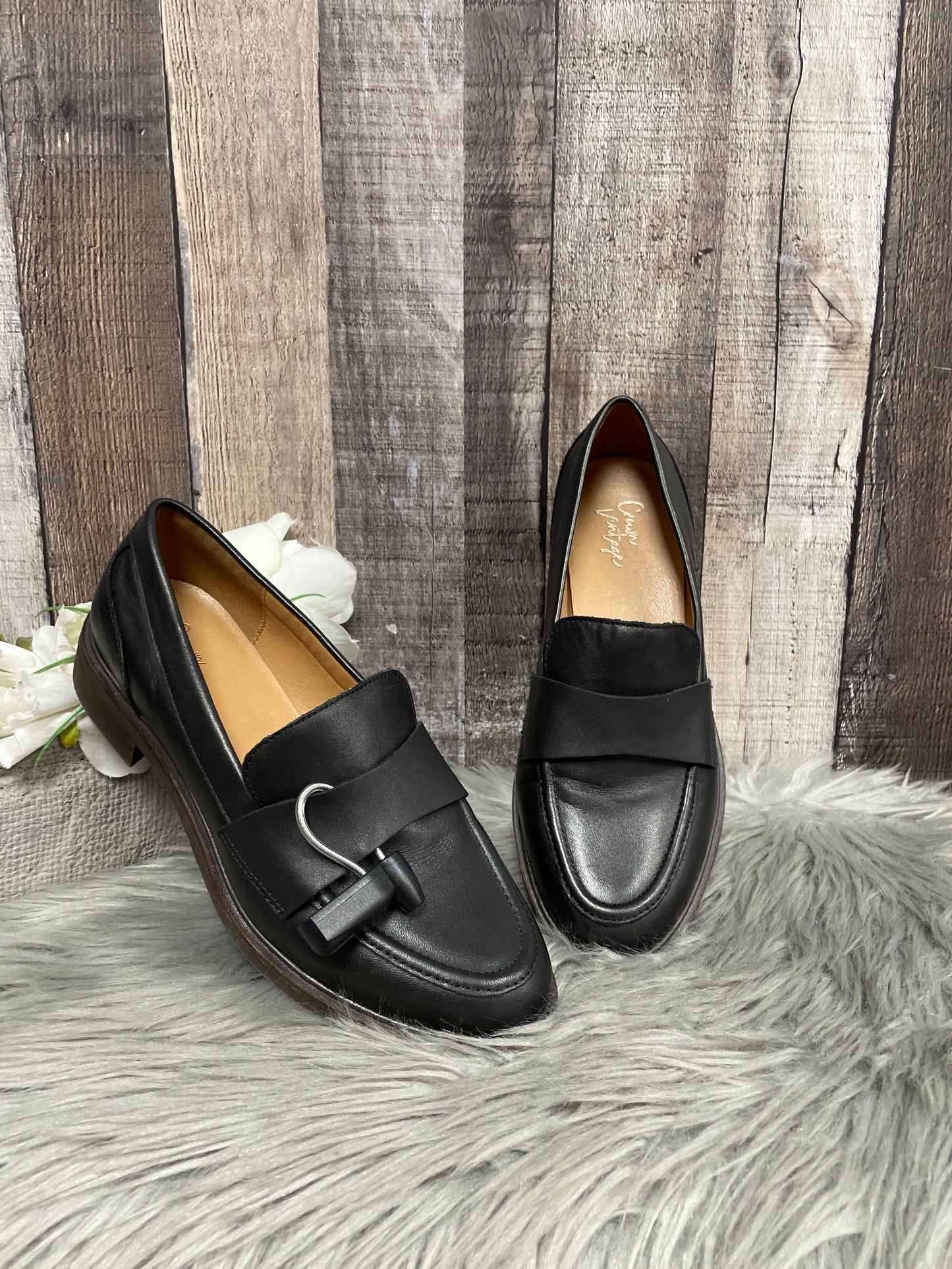 Shoes Flats By Crown Vintage In Black, Size: 7