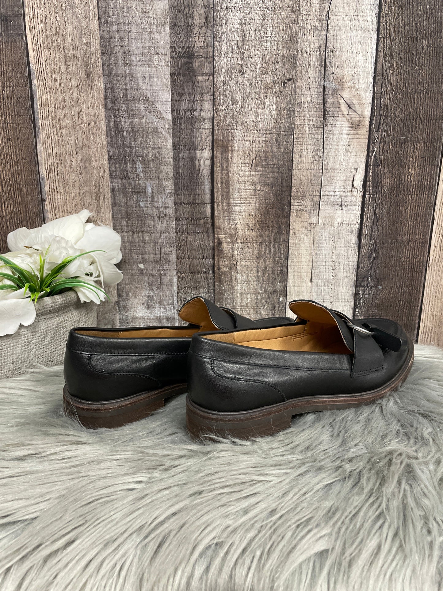 Shoes Flats By Crown Vintage In Black, Size: 7