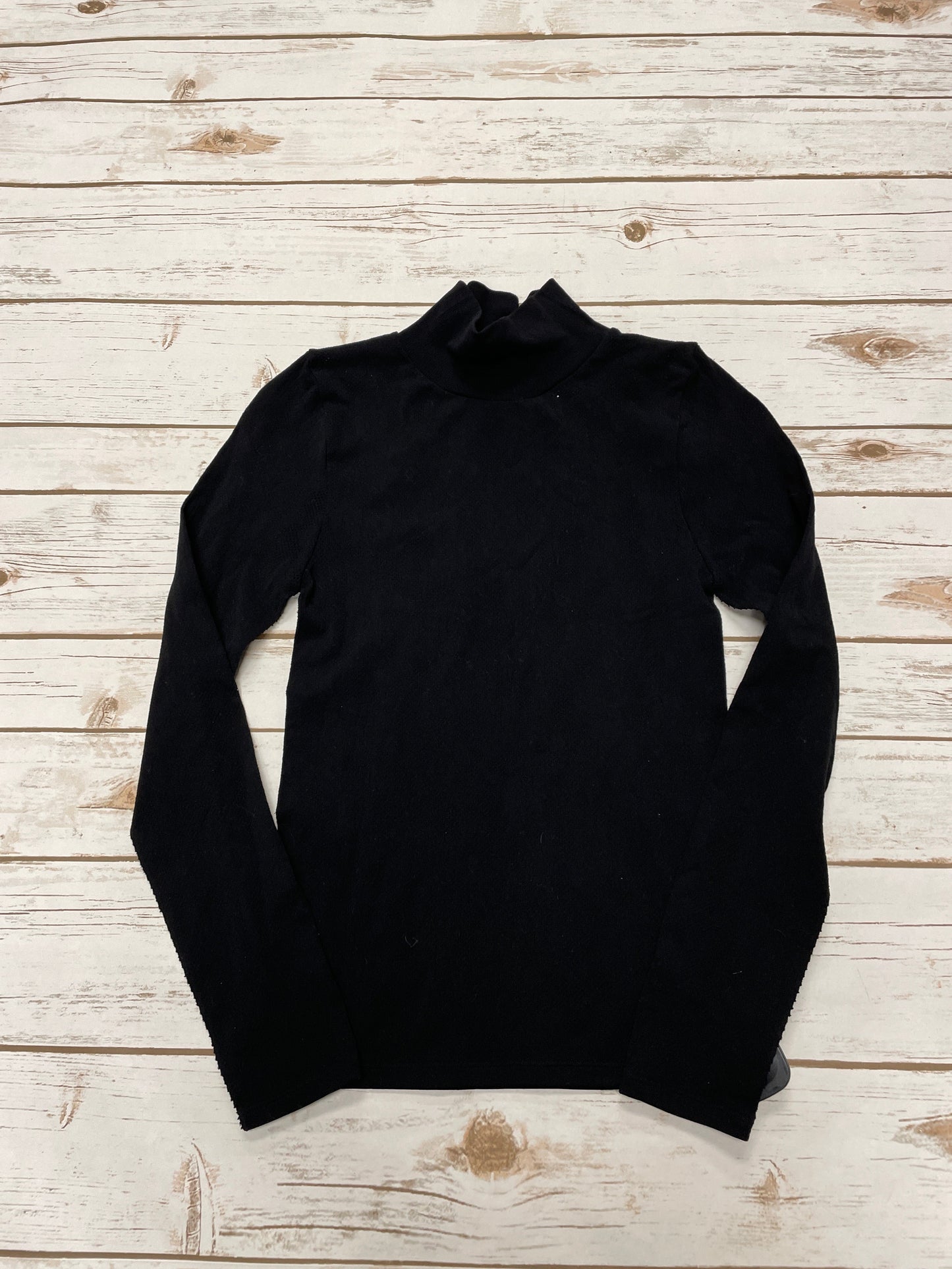 Athletic Top Long Sleeve Collar By Fabletics In Black, Size: M