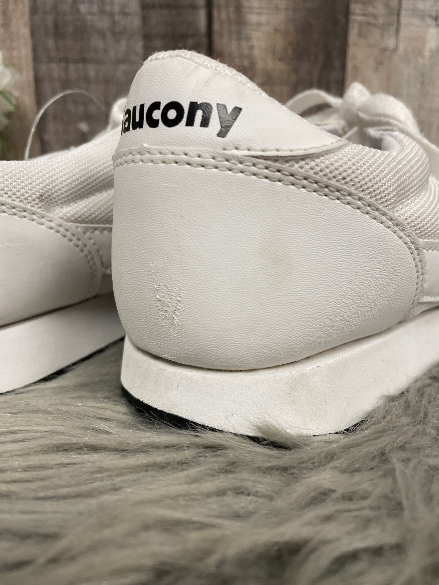 Shoes Athletic By Saucony In White, Size: 8