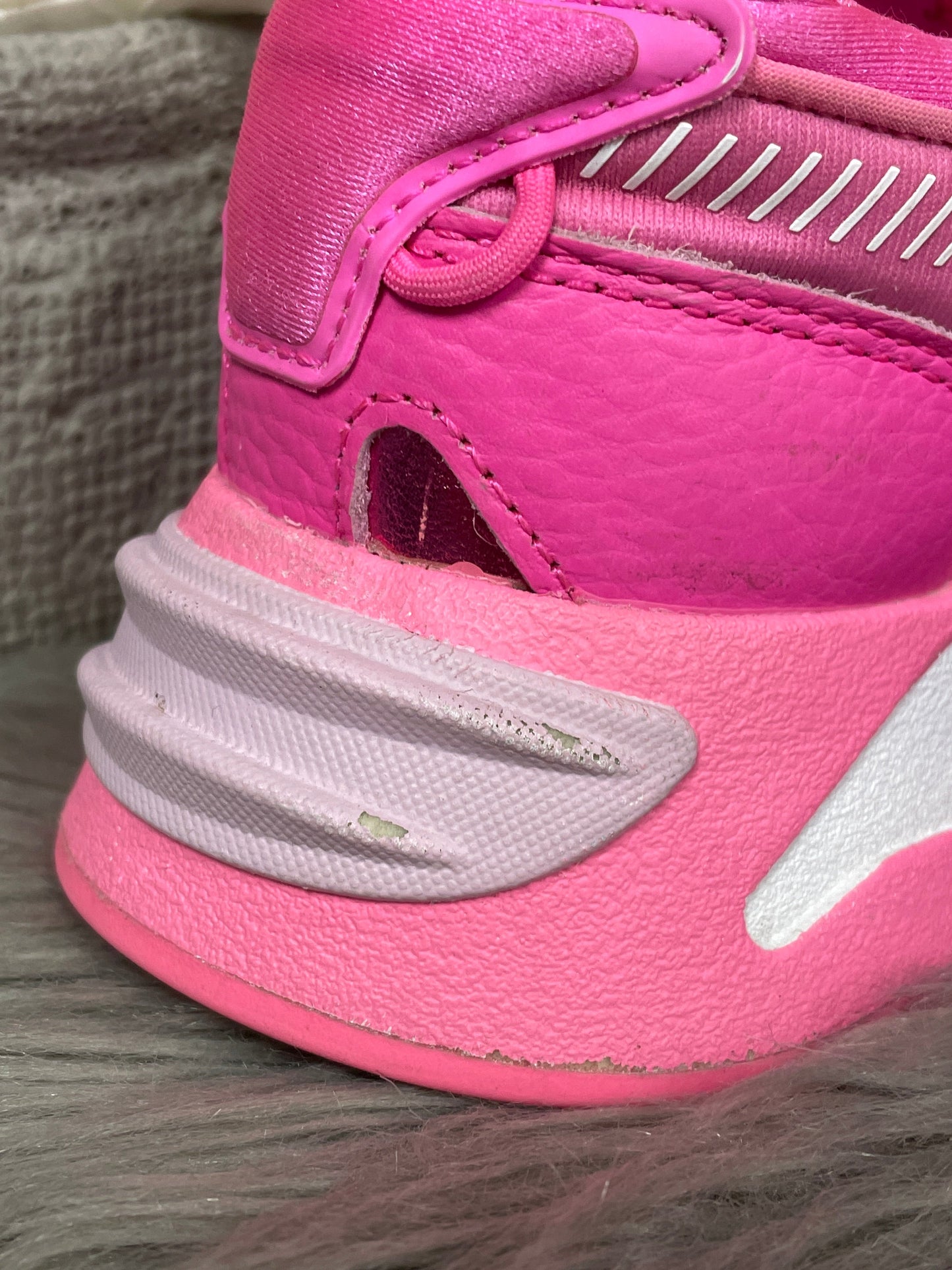 Shoes Athletic By Puma In Pink, Size: 6