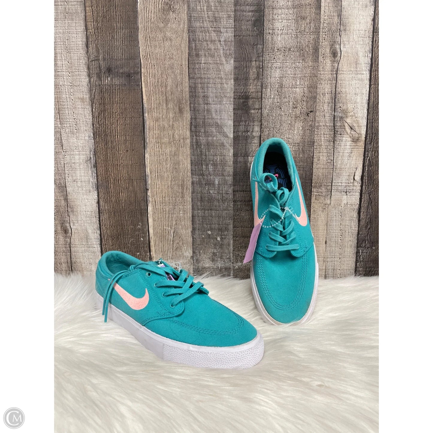 Shoes Sneakers By Nike In Teal, Size: 7.5