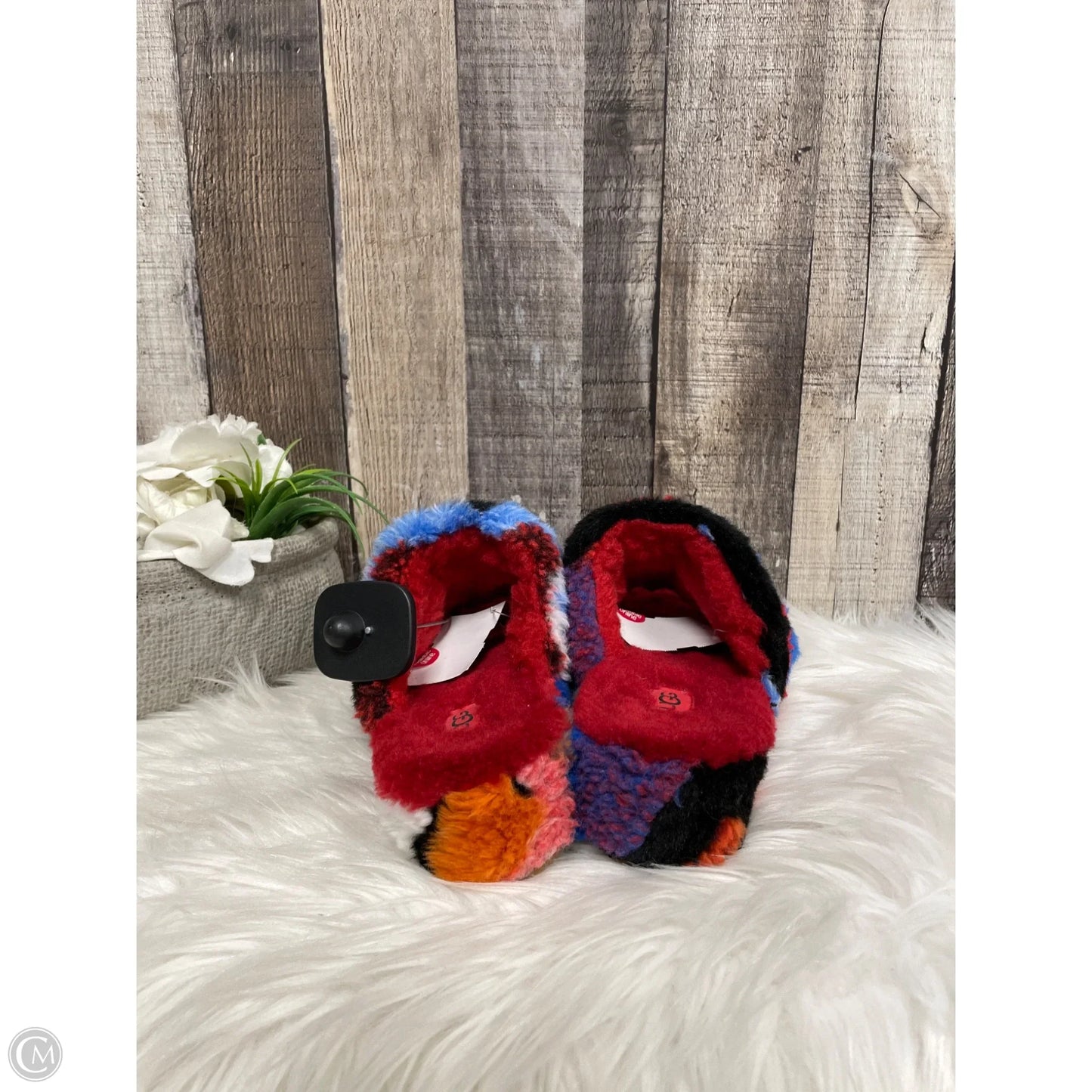 Shoes Designer By Ugg In Multi-colored, Size: 7