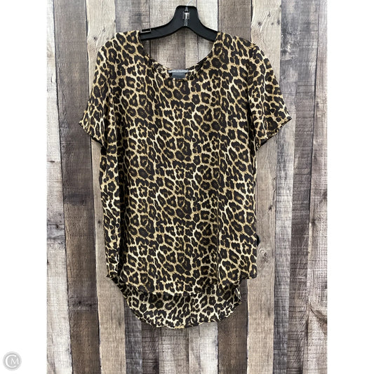 Top Short Sleeve By Chelsea And Theodore In Animal Print, Size: L