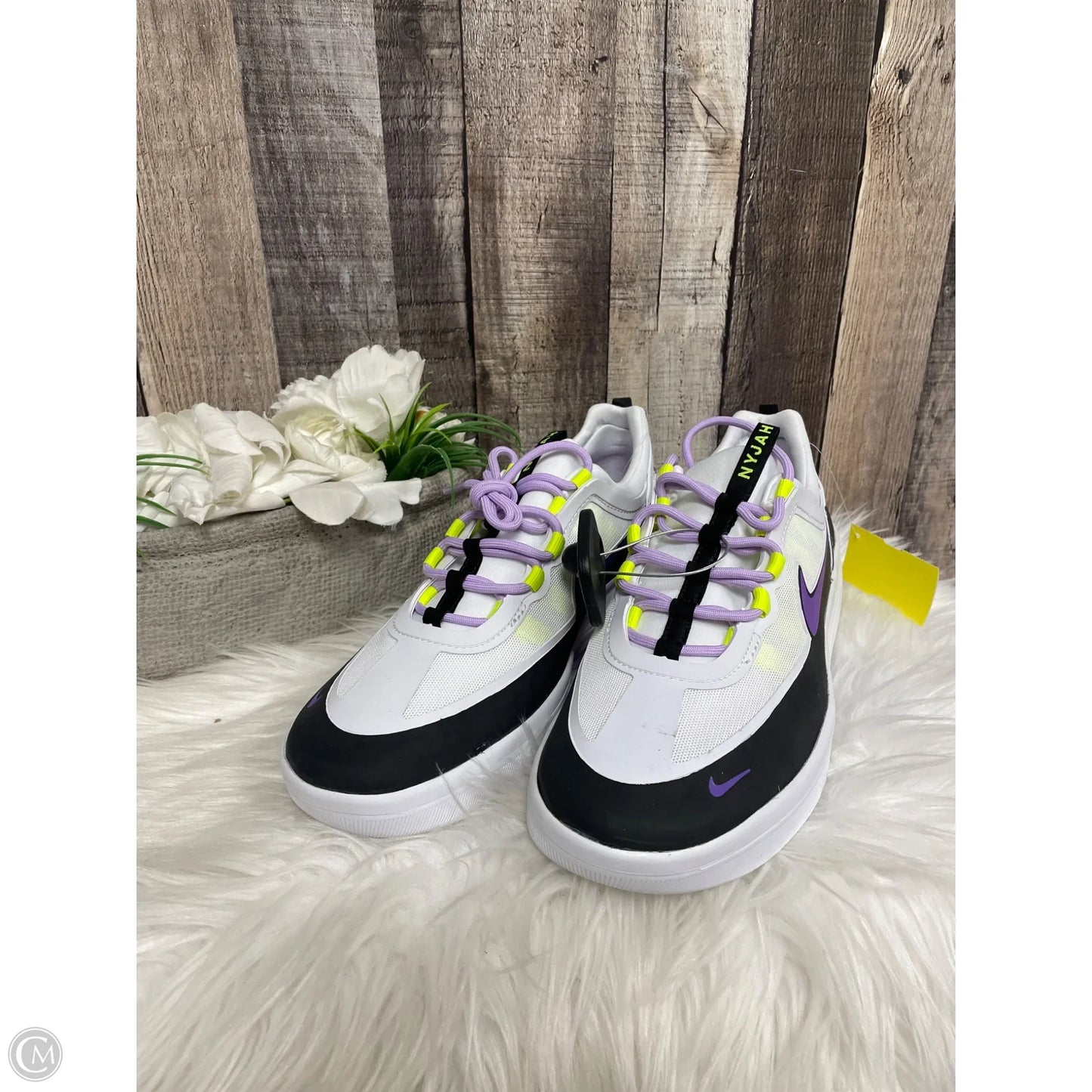 Shoes Athletic By Nike In White, Size: 10.5