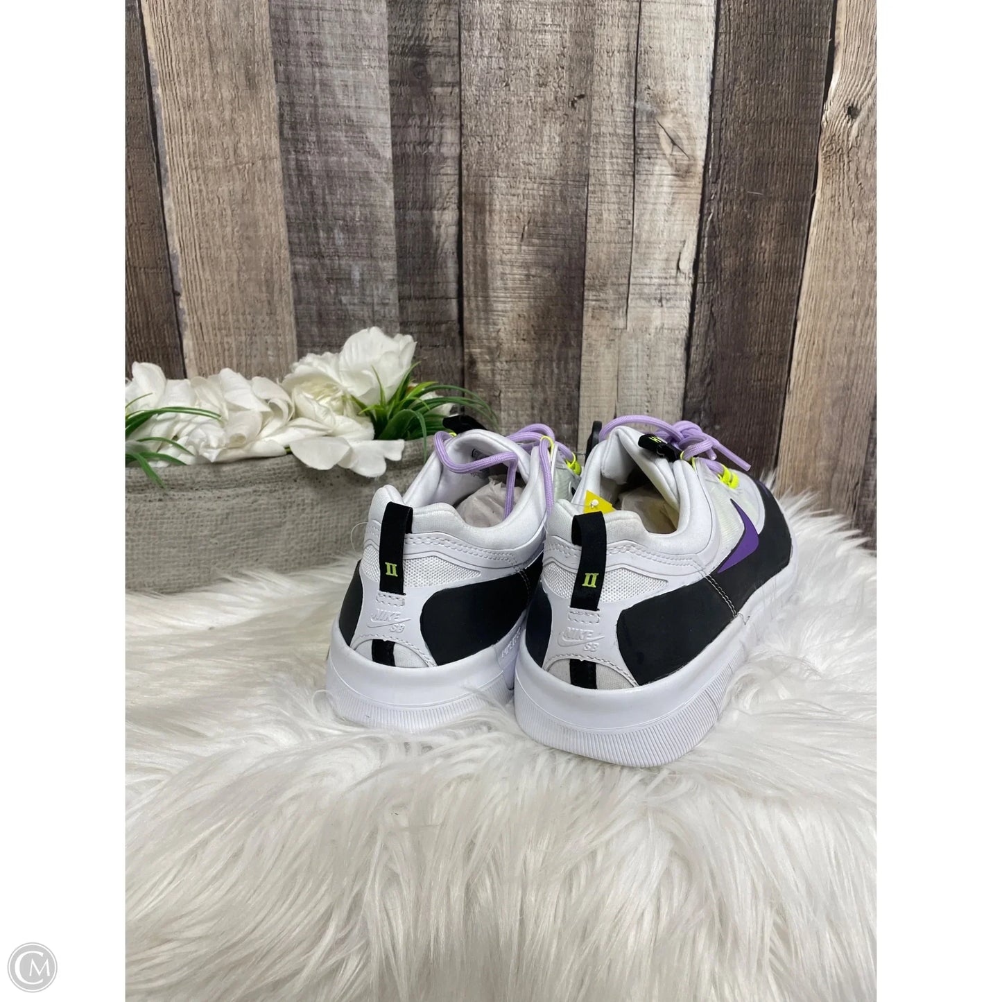 Shoes Athletic By Nike In White, Size: 10.5