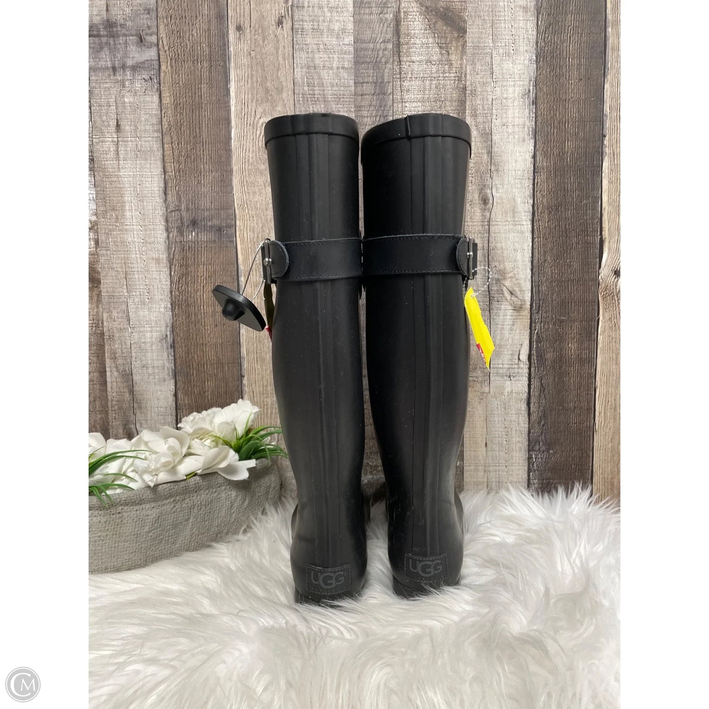 Boots Designer By Ugg In Black, Size: 6