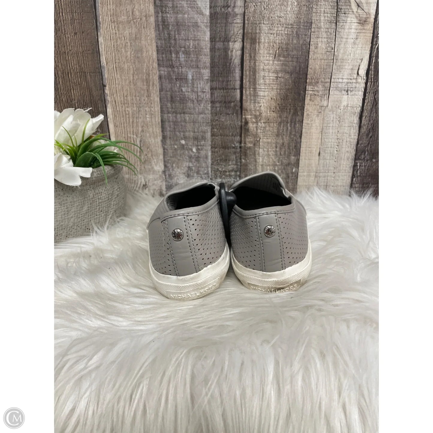 Shoes Designer By Michael Kors In Grey, Size: 8