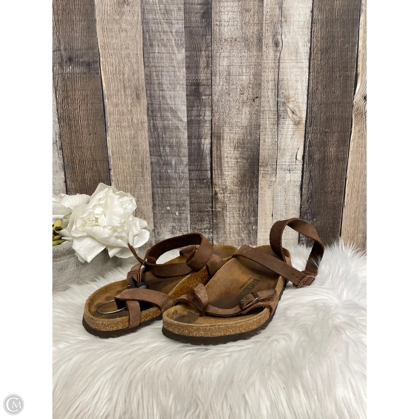 Sandals Flats By Birkenstock In Brown, Size: 7