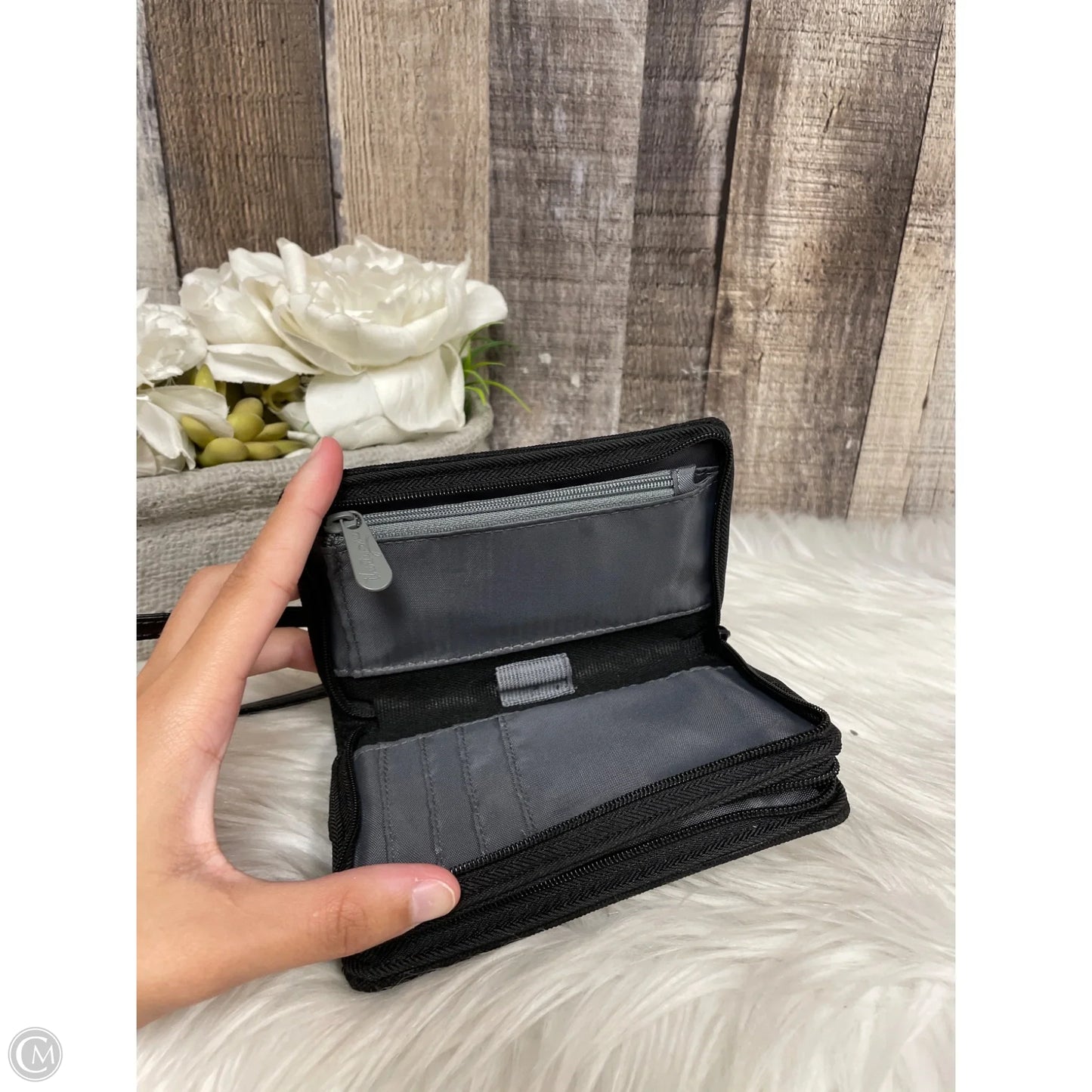 Wristlet By Vera Bradley, Size: Small