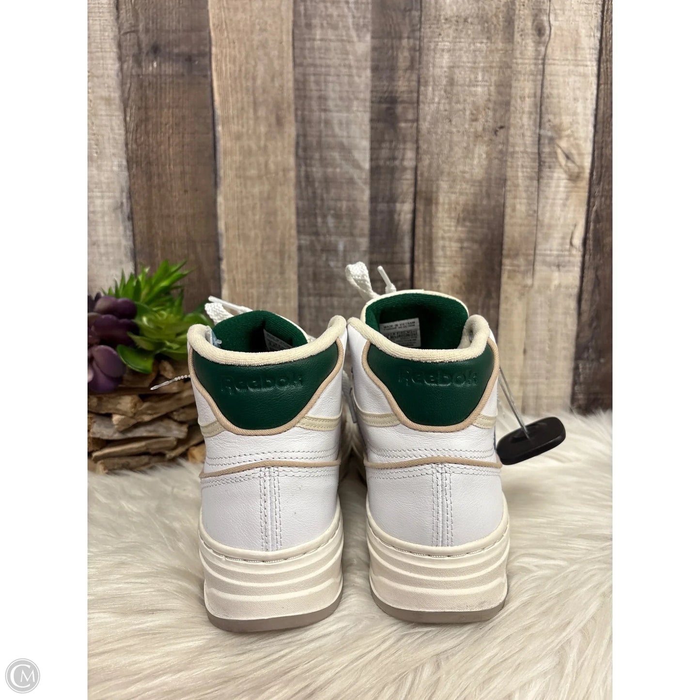 Shoes Athletic By Reebok In White, Size: 9