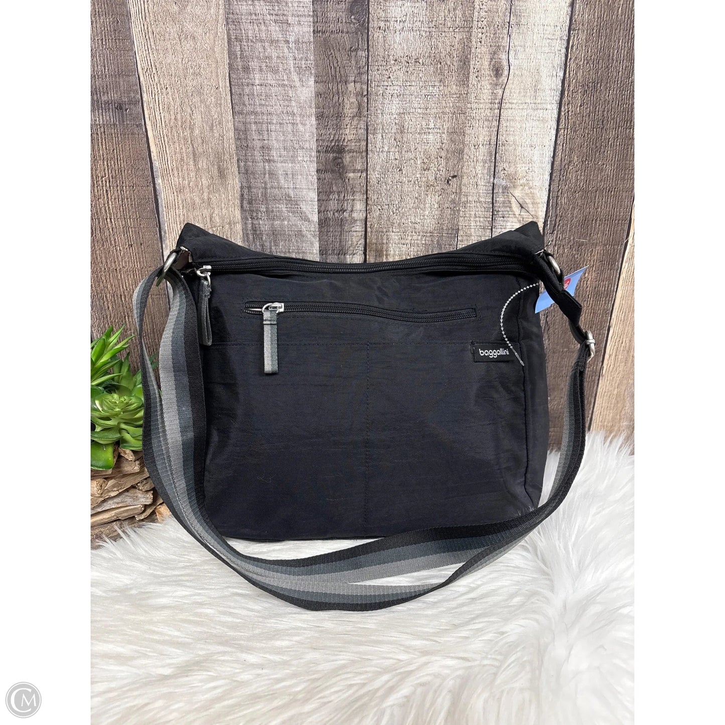 Crossbody By Baggallini, Size: Large