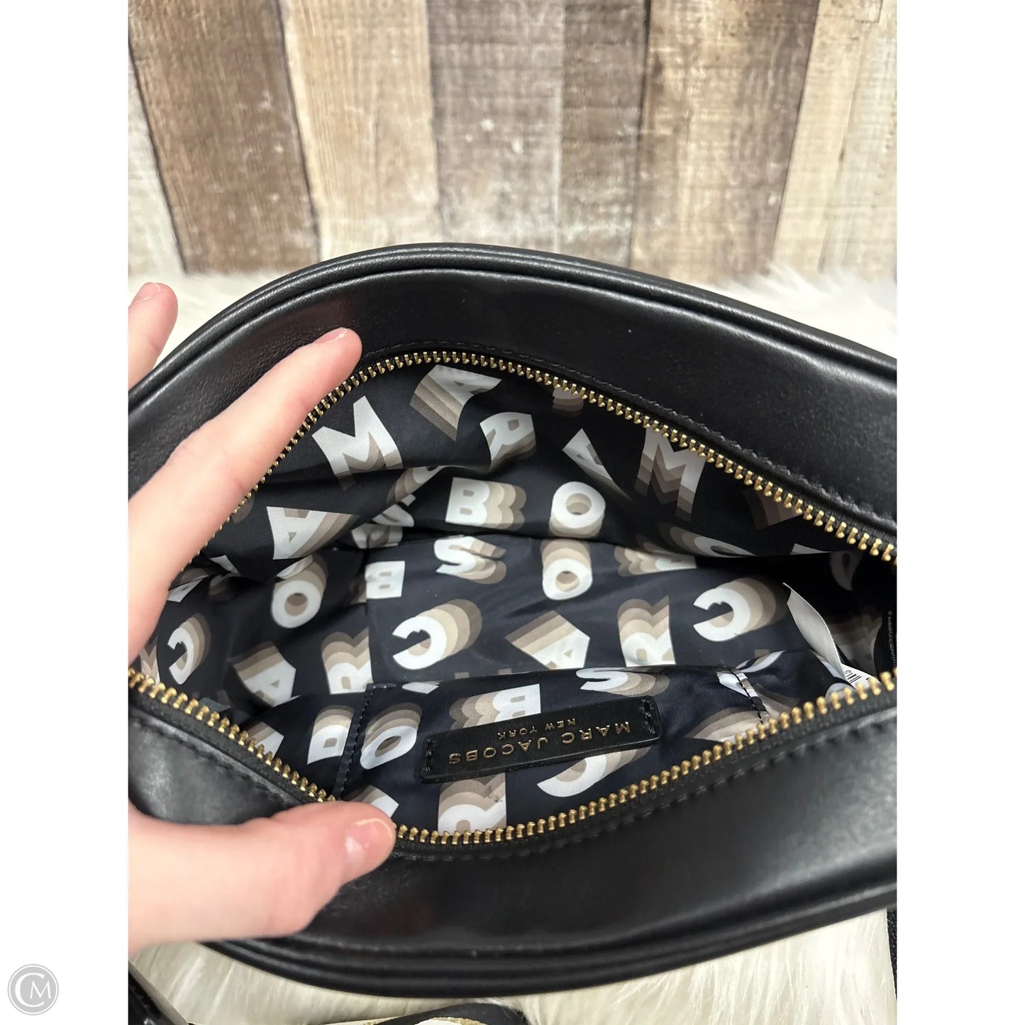 Crossbody Luxury Designer By Marc Jacobs, Size: Medium