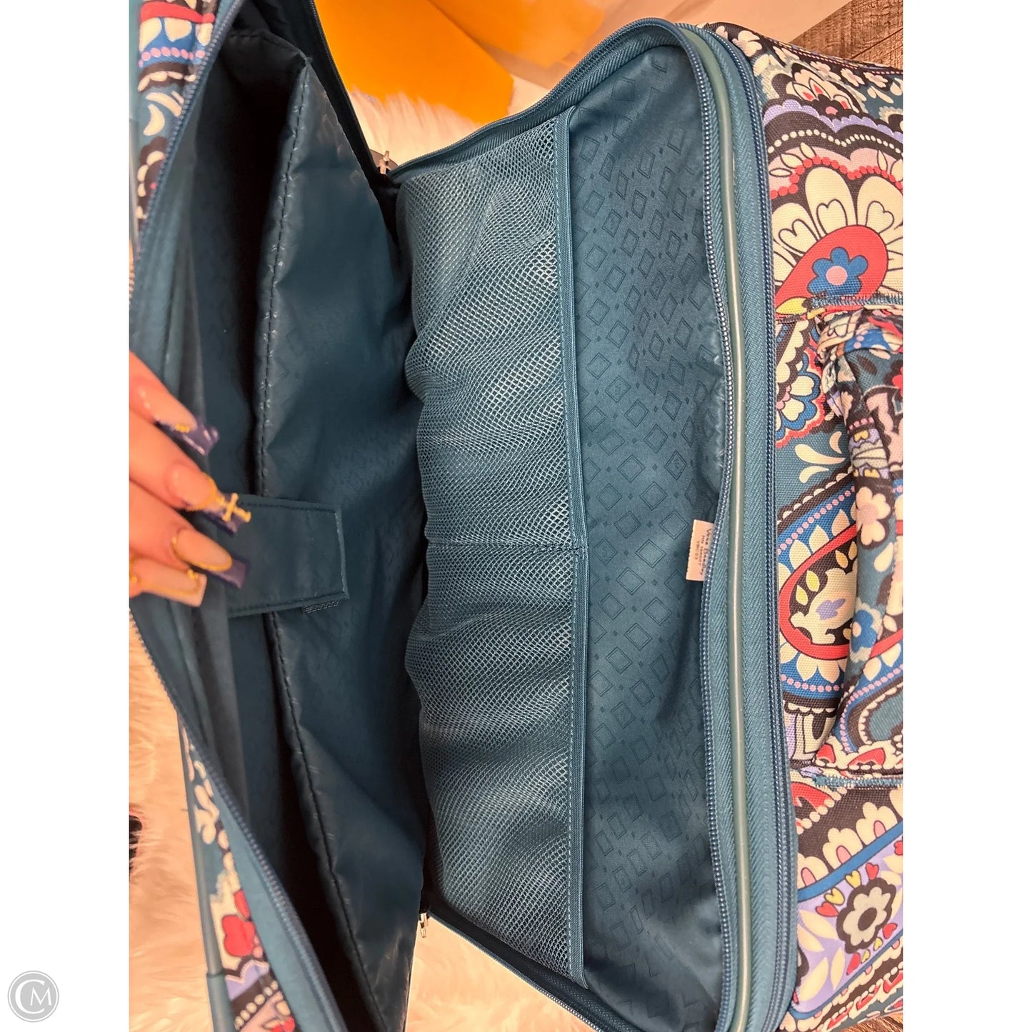 Luggage By Vera Bradley, Size: Medium