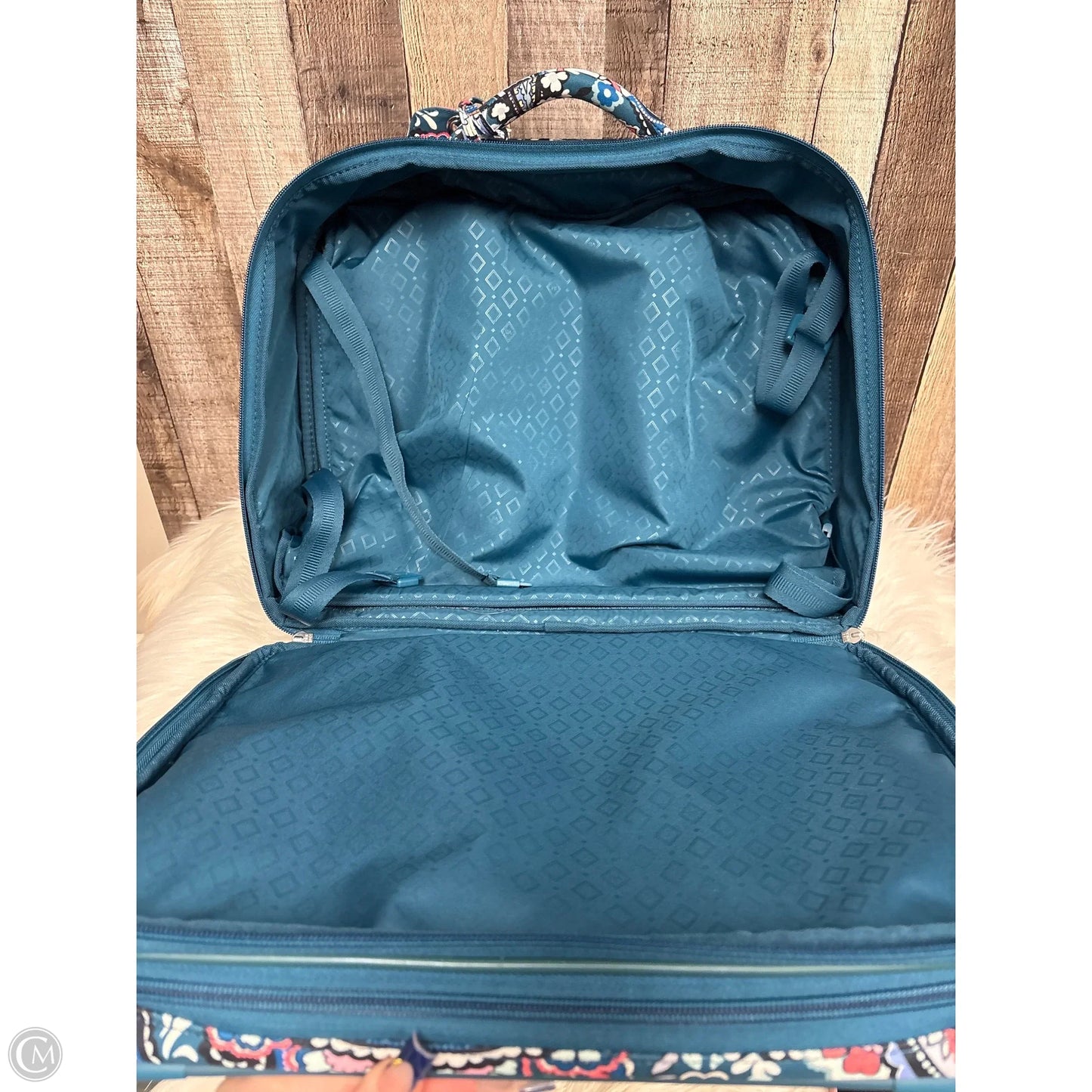 Luggage By Vera Bradley, Size: Medium