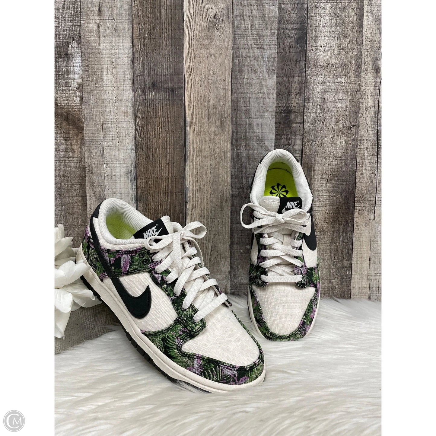 Shoes Athletic By Nike In Floral Print, Size: 9