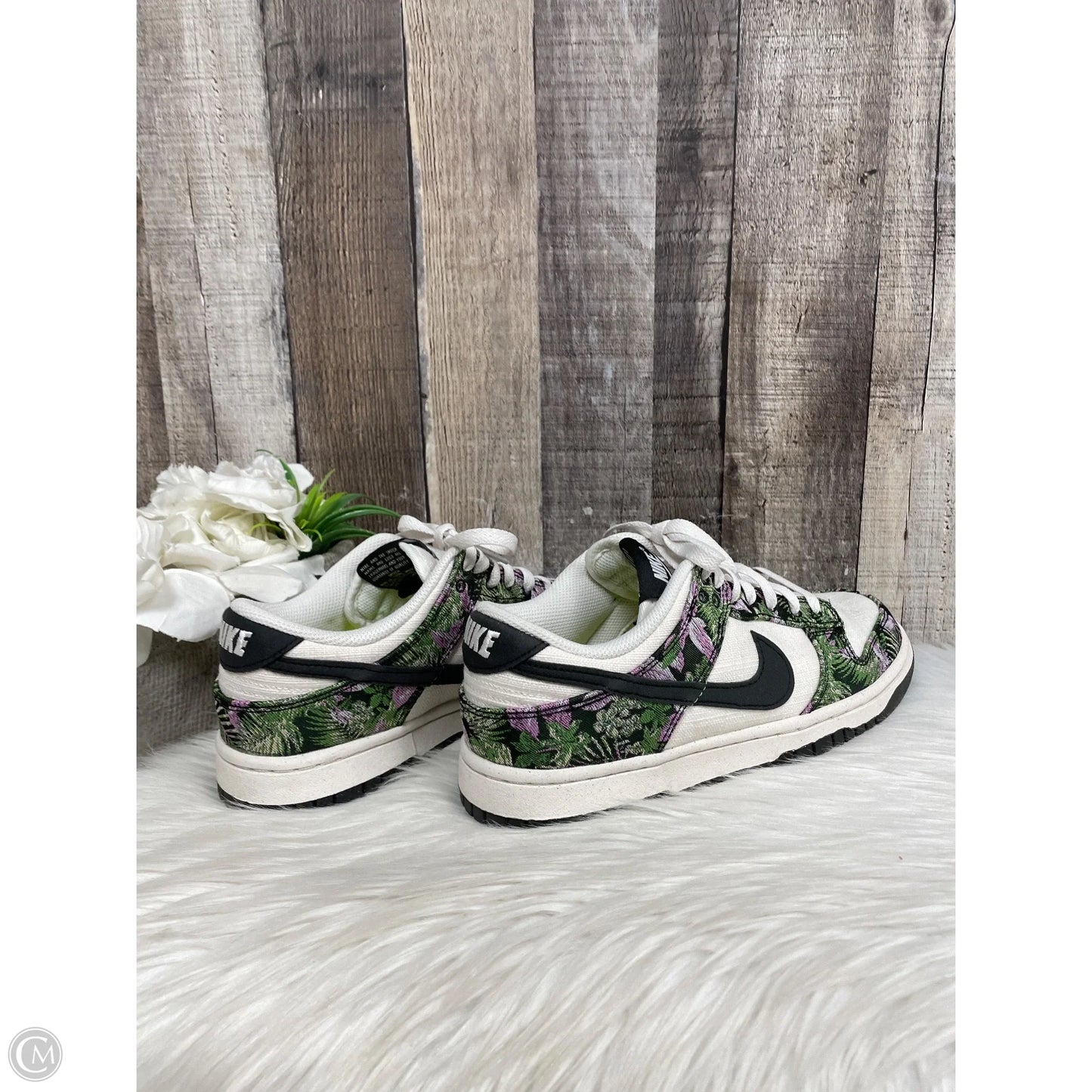 Shoes Athletic By Nike In Floral Print, Size: 9