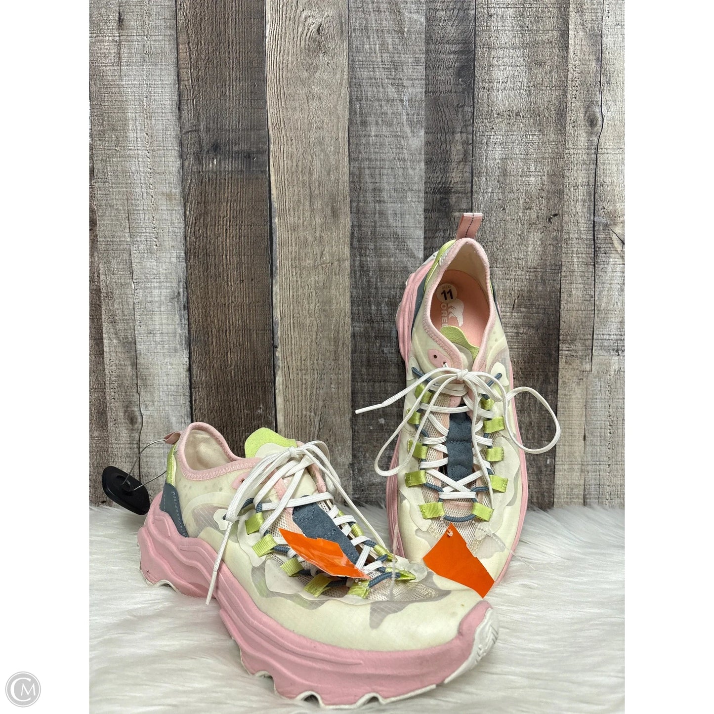 Shoes Athletic By Sorel In Cream, Size: 11