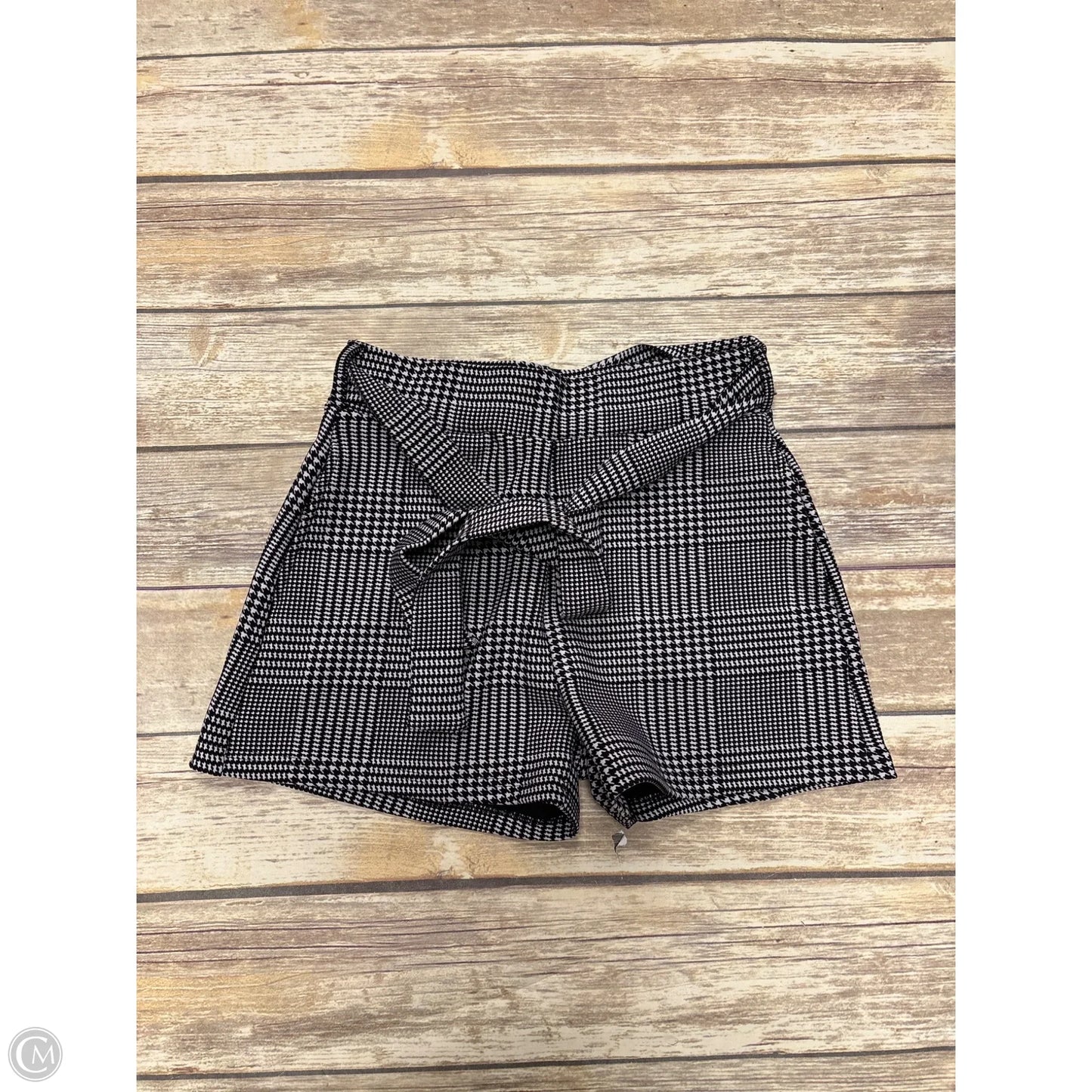 Shorts By Cme In Checkered Pattern, Size: S