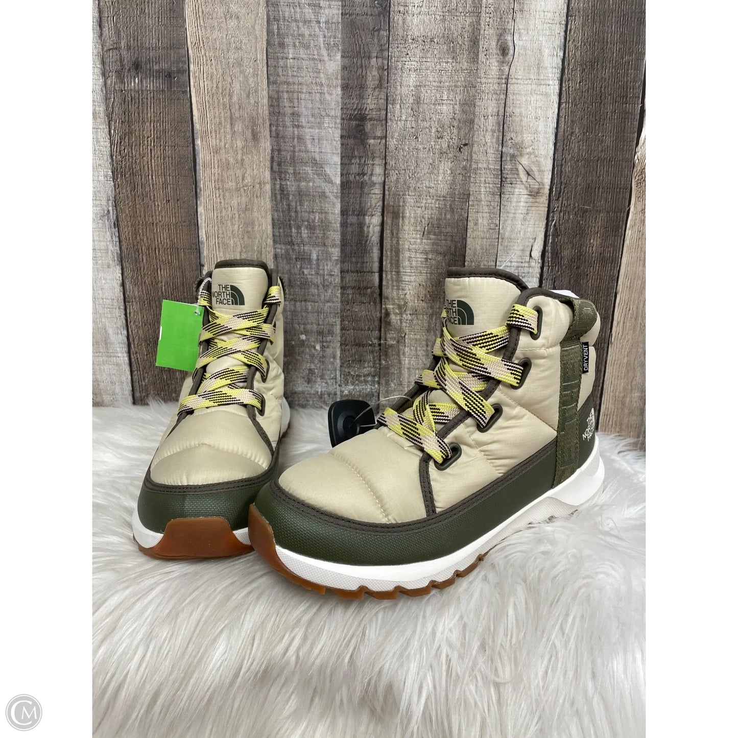 Boots Snow By The North Face In Green, Size: 9