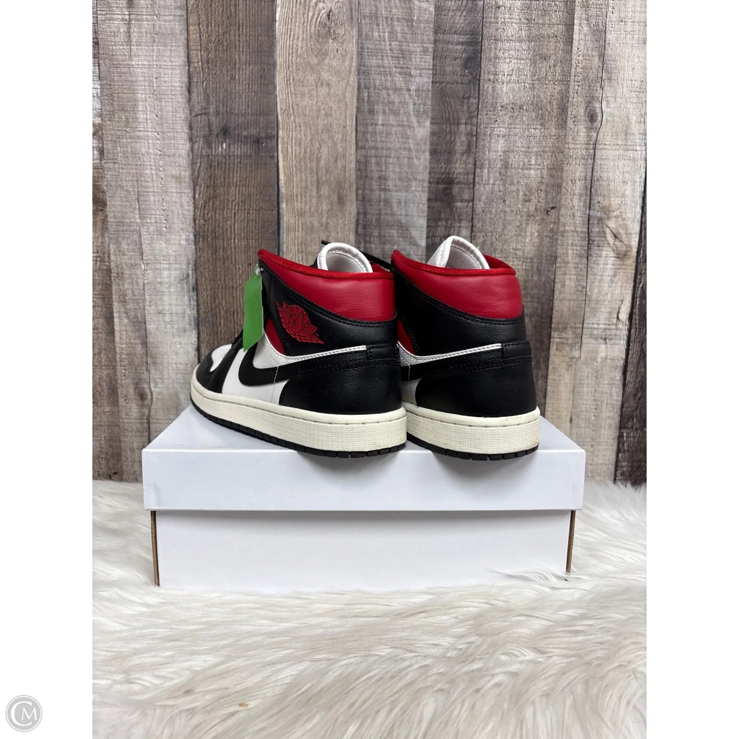 Shoes Luxury Designer By Jordan In Red, Size: 8