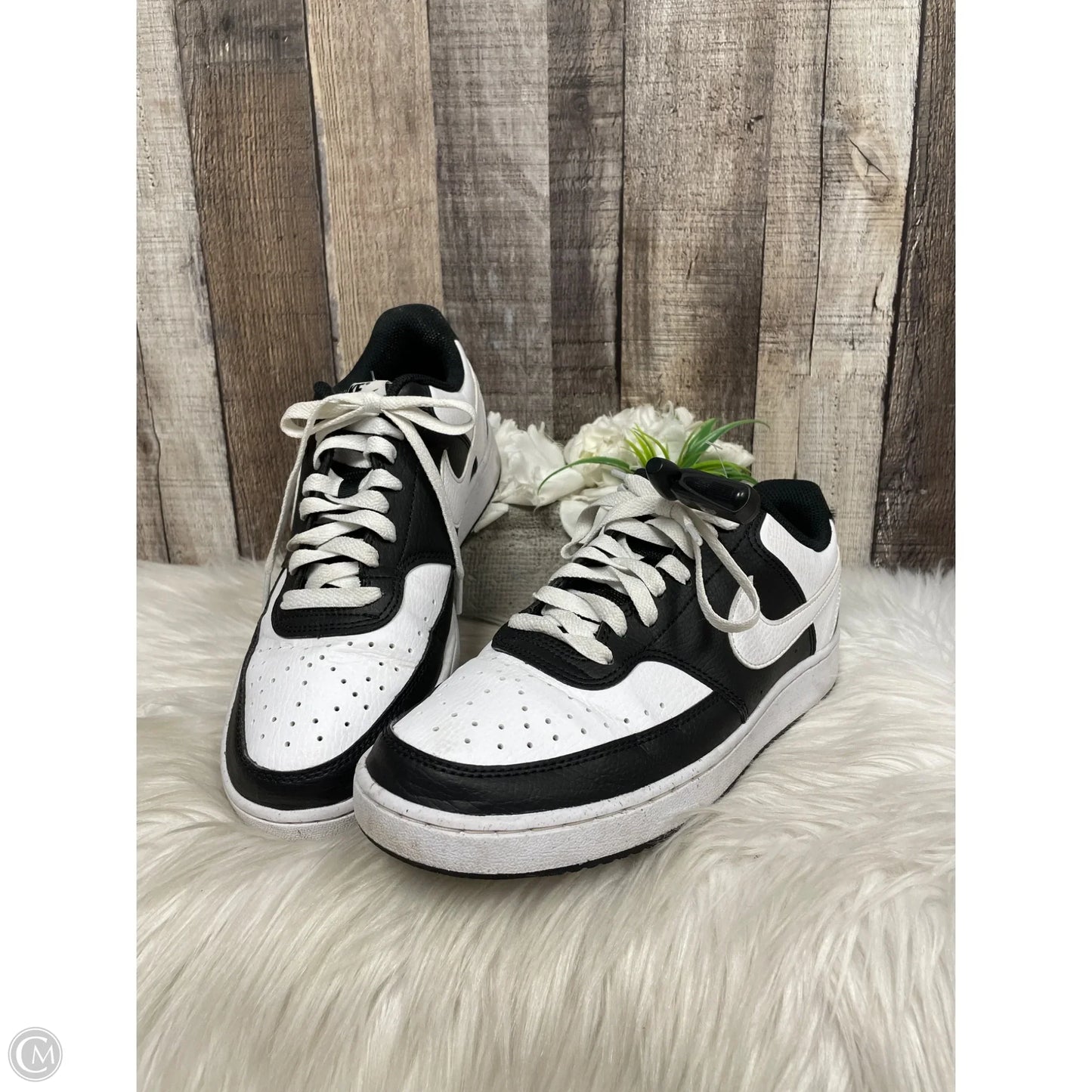 Shoes Athletic By Nike In White, Size: 9.5