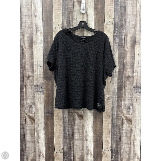 Top Short Sleeve By Torrid In Black, Size: 3x