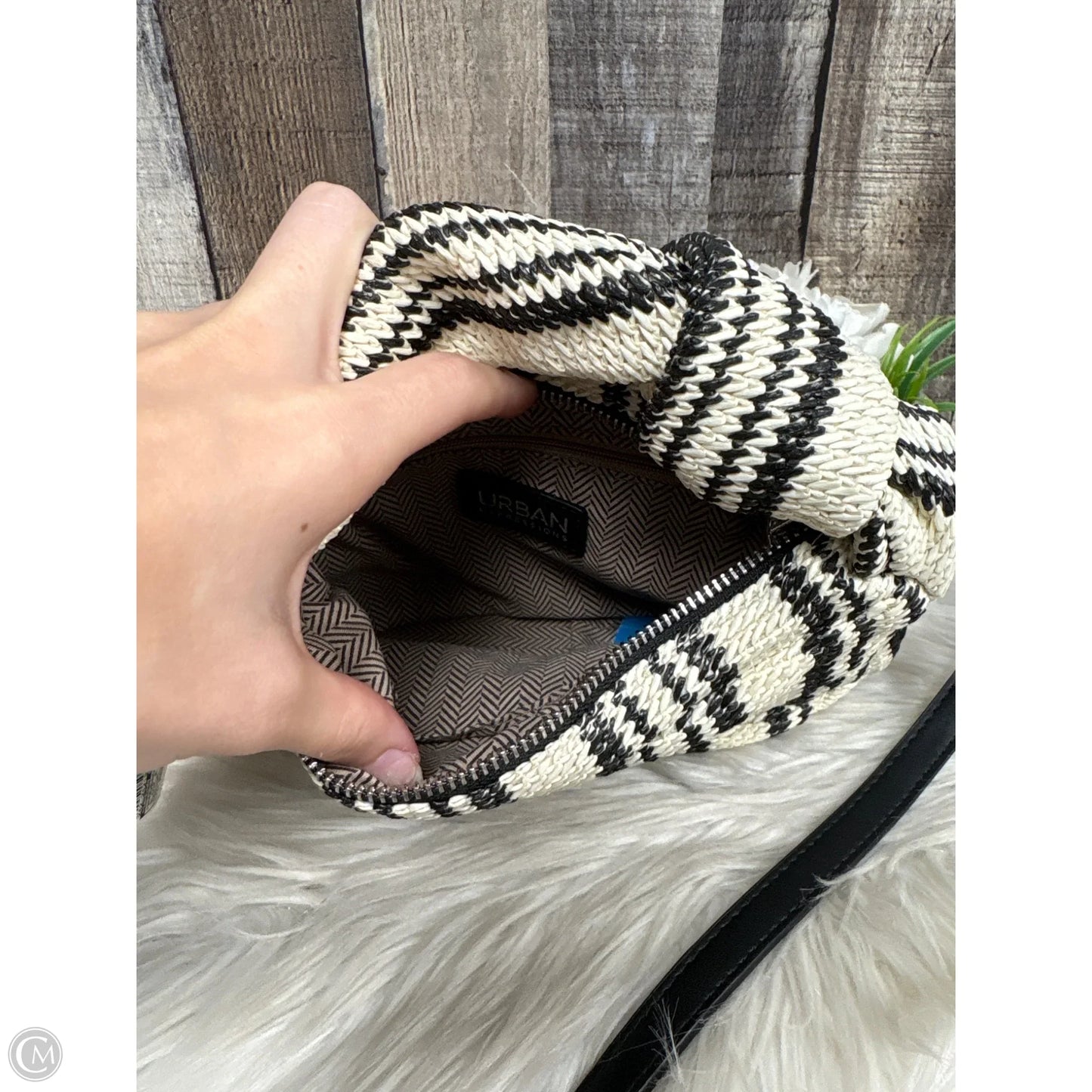 Handbag By Urban Expressions, Size: Medium