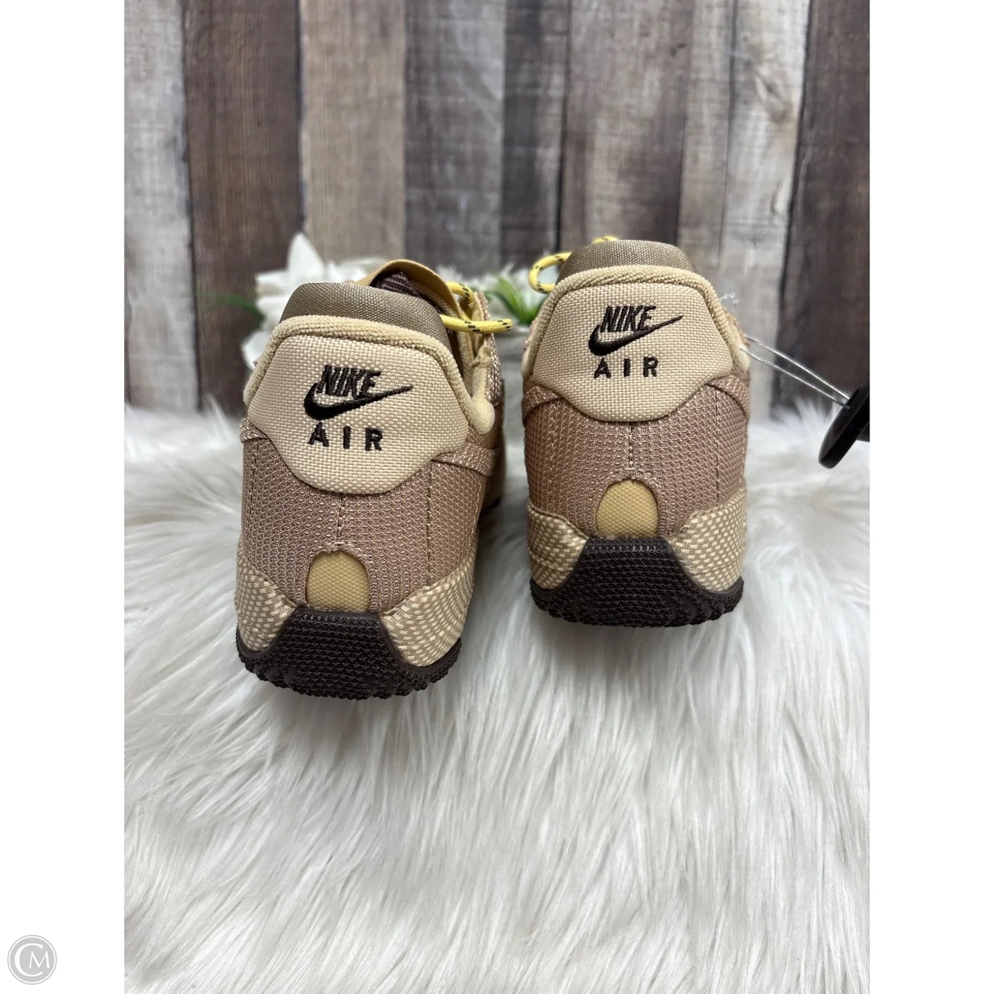 Shoes Athletic By Nike In Beige, Size: 7