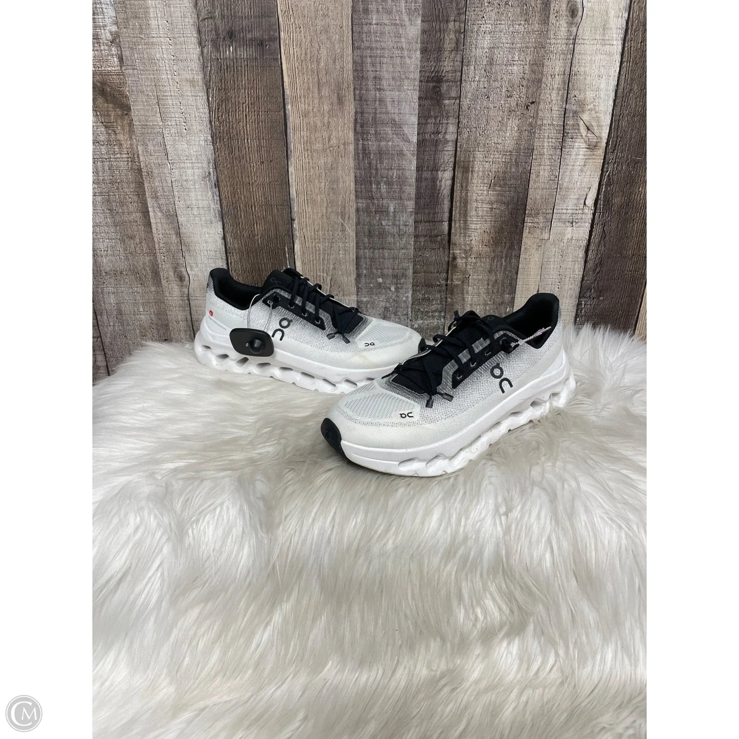 Shoes Athletic By On Cloud In White, Size: 9