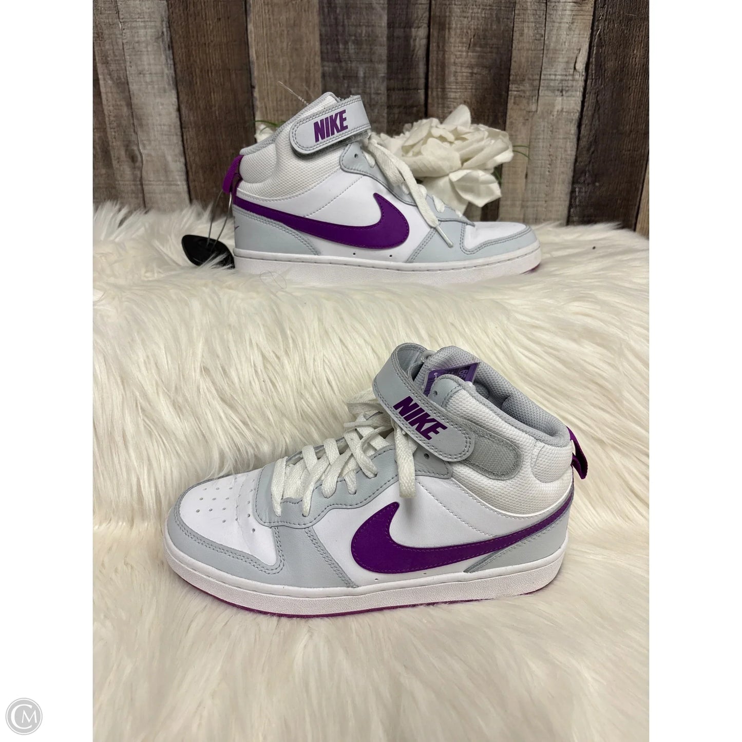 Shoes Athletic By Nike In White, Size: 7.5